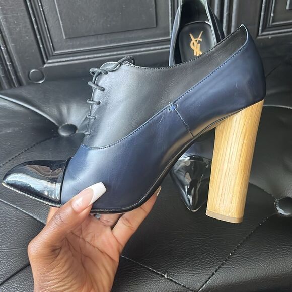 Yves Saint Laurent Leather Ankle Lace-Up Boots - Picture 1 of 7